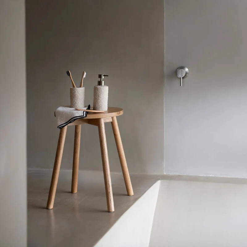 Taburete de madera de roble