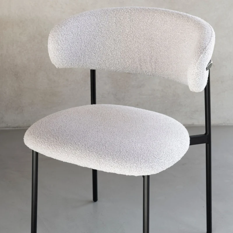 Silla moderna tapizada gris Lucy