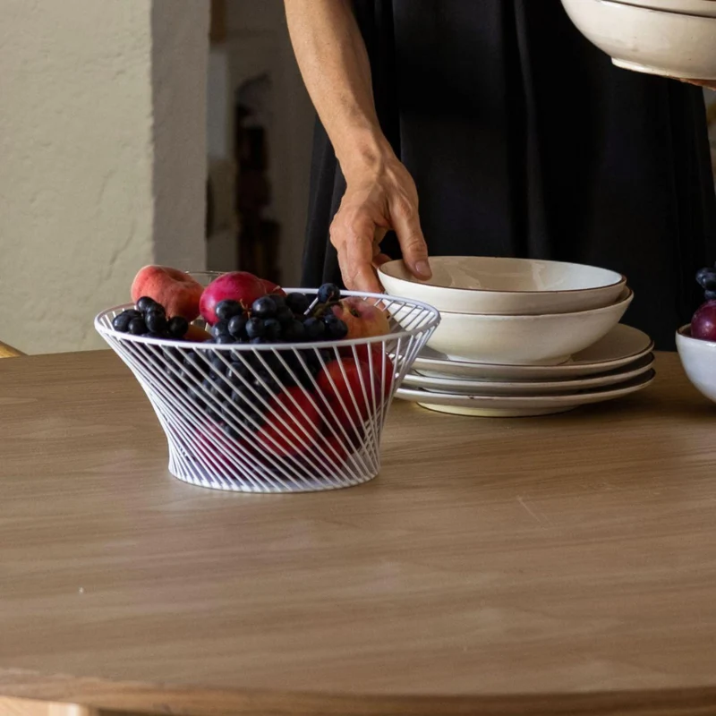 Frutero de mesa moderno de metal blanco