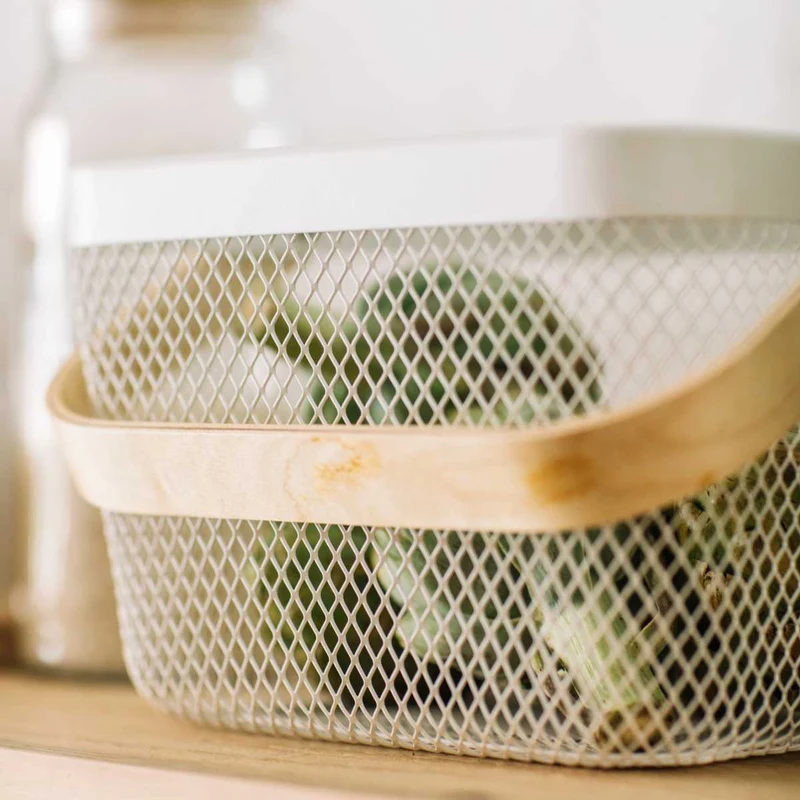 Cesta de cocina de metal blanco