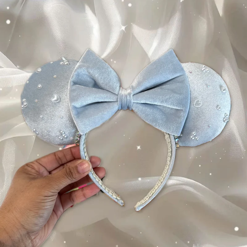 Light Blue Pearl Velvet Ears
