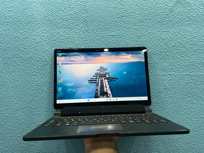 ¡¡LIQUIDACION!! Fujitsu stylistic Q739 | i5 8365U | 8Gb Ram | 256Gb Ssd | Windows 11 Pro | Táctil | LTE | Referencia 010